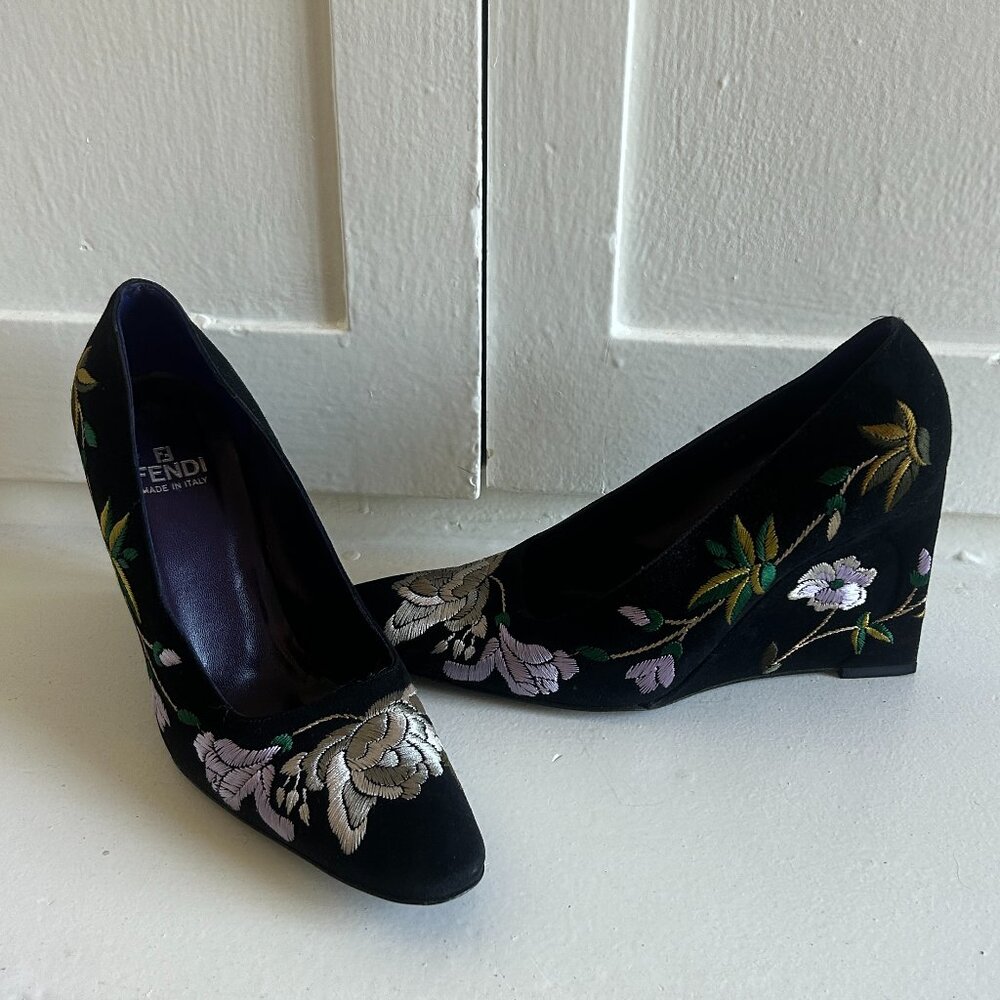 Beautiful Embroidered Floral Fendi Black Suede Wedges (Sz 7.5)